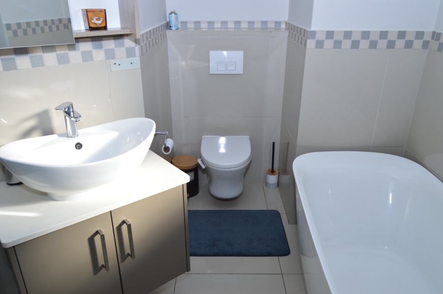 4 Bedroom Property for Sale in Blue Mountain Village Western Cape